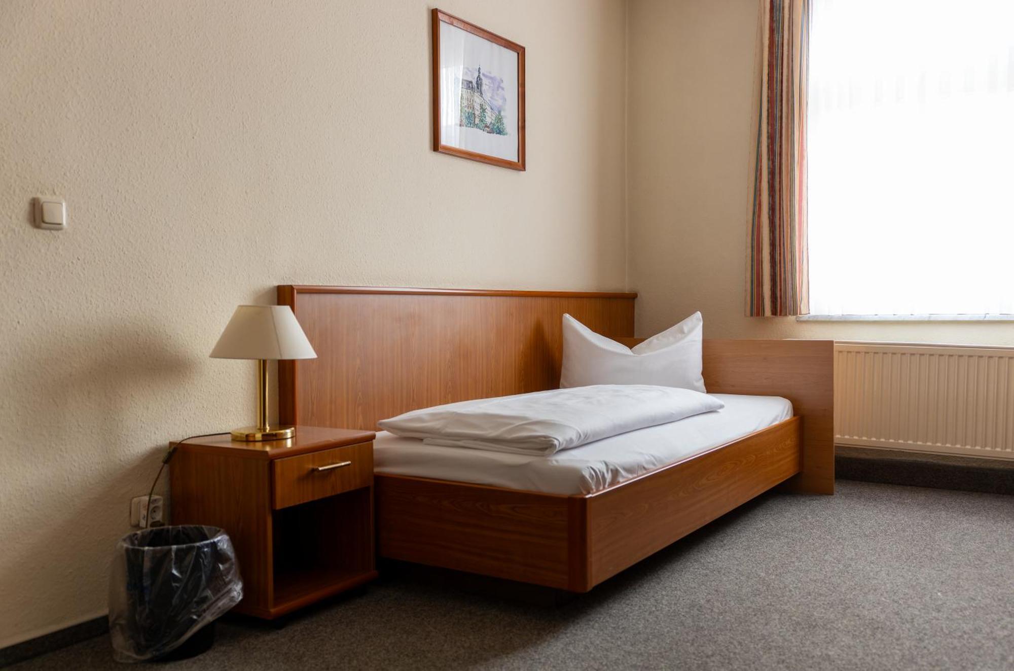 Hotel Anker Saalfeld Saale Екстер'єр фото